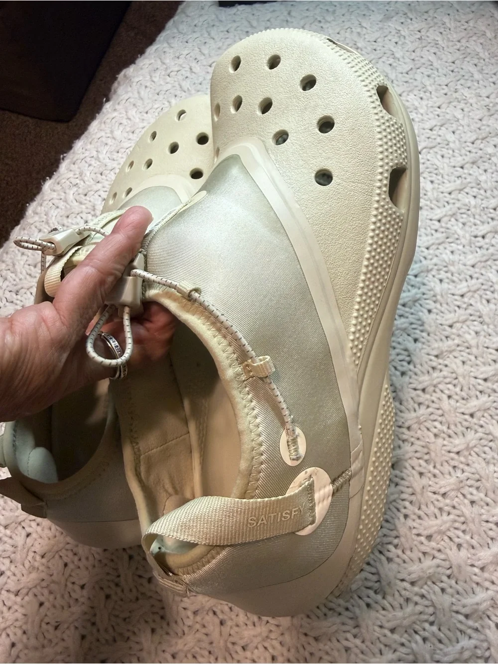Safisty X Crocs classic clogs in the bone color way unísex W 10 M 8